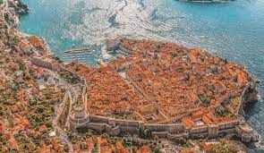 Opened in july 2017 and offering a spa centre, a rooftop outdoor pool, and a restaurant, marvie hotel is located in split, 1.5 km from diocletian's palace and 650 metres from the nearest beach. Kroatia Mnhmeia Topo8esies Kai Paradoseis Me Pagkosmia Aktinobolia Ta Nea