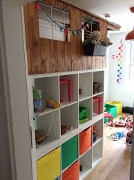 La Cabane En Bois Kallax Un Chateau Pour Enfants Cabane Bois Kallax Ikea Kallax