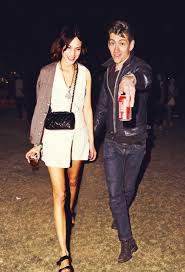 Turner, who was apparently left heartbroken when the tv presenter relocated to new york to pursue further work, decided to pen new track 'the fire and the. Alexa Chung Alex Turner Alexa Chung Style Alexa Chung Alex Alexa