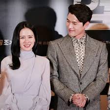 Al igual que con el final de crash landing on you, sus protagonistas por ahora siguen sin cerrar el arco de su historia de amor. 7 Ways Son Ye Jin Breaking Her 20 Year Official Dating Hiatus For Hyun Bin Shows Us That We Shouldn T Settle Zula Sg