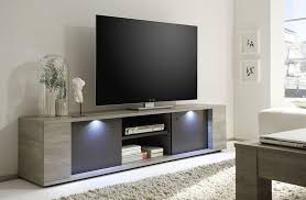 Passez en revue nos meubles tv, et choisissez celui qui se mariera le mieux à votre intérieur.il est question de choisir un meuble bas de salon qui offre du rangement et qui mette votre tv en valeur. Rangements Salon 10 Idees Tendance Pour Un Salon Range Ctendance Fr