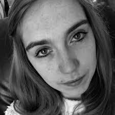 Rochelle Roper's Instagram, Twitter & Facebook