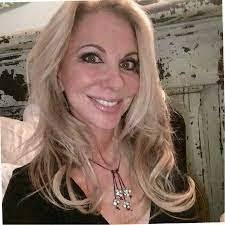 Sheri Neff's Instagram, Twitter & Facebook