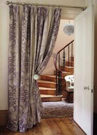 ستائر كلاسيكية على المدخل في المطبخ ستائر على الأبواب والمداخل وأنواع الستائر الباب الستائر الكلاسيكية في المدخل والتي هي