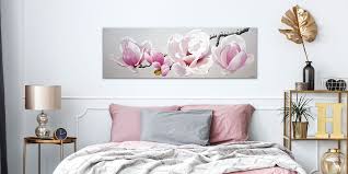 En cuanto al color de las paredes, se puede jugar con dos colores bien combinados o incluso con papel pintado. Descubre Algunas Inspiraciones De Cuadros Para Dormitorios Decoora