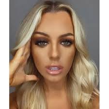 Woman buys paint by numbers portrait to surprise boyfriend