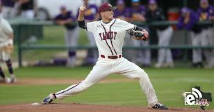 Back in the american league, expect greinke to be one of the better fielding pitchers yet again, and he could earn his seventh gold glove. Tamu T Pitcher Receives Naia Gold Glove Award Cole Connolly