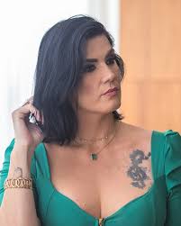 Juliana Bloes (@julianabloes) • Instagram photos and videos