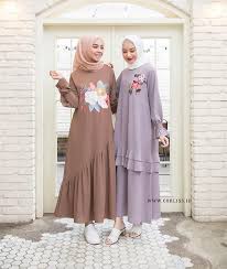 Tak puas hanya di kursi ruang tamu istri ku. 10 Tips Memilih Gamis Sesuai Bentuk Tubuh Updated 2021 Bukareview
