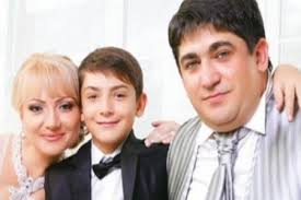 Cristi botgros is on facebook. Fiul Adrianei OchiÈ™anu È™i Al Lui Corneliu Botgros A Implinit 20 De Ani