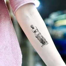 To many in the ancient greek world, the pattern is rumored to have symbolized unity and the infinite power of the greek empire. Venus Von Milo Temporare Tattoo Aufkleber Ohmytat