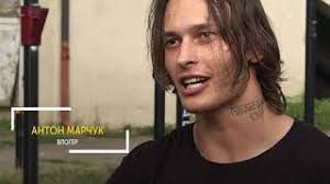 Чернівчанин Антон Марчук на своєму Youtube-каналі вчить усіх охочих  воркауту.