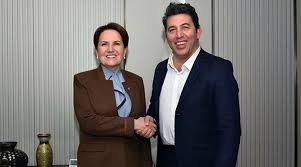 Emre kınay sosyal medyada canlı yayın açarak; Emre Kinay Meral Aksener Sartimi Kabul Etti