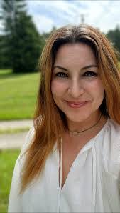 Margo Pierce's Instagram, Twitter & Facebook