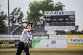 Jun 15, 2021 · lieutenant governor kathy hochul will throw the first pitch at tuesday's game. Photos Lt Gov Kathy Hochul Throws Out First Pitch For Thursday S Muckdogs Game The Batavian
