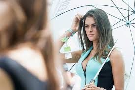 Francesca sofia novello is seen arriving at the 76th venice film festival on september 02, 2019 in venice, italy. Motogp Heboh Pacar Valentino Rossi Umbar Pelecehan Umbrella Girl Motorplus