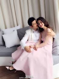 Tuy nhiên, mối quan hệ thật sự giữa cả hai vẫn là dấu chấm hỏi lớn. Chuyá»‡n Tinh Ä'áº¹p Qua áº£nh Cá»§a Huá»³nh Hiá»ƒu Minh Va Angela Baby