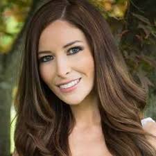 Jayne Paulus's Instagram, Twitter & Facebook