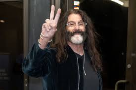 Jon Bon Jovi Pays Tribute to Legendary Philadelphia DJ Pierre Robert