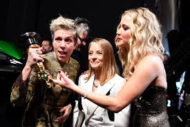 Frances mcdormand gave a rousing speech demanding gender parity in the entertainment industry while accepting the oscar for best actress at tonight's academy awards. Someone Tried To Steal Frances Mcdormand S Oscar At An After Party Frances Mcdormand Oscar Statue Drama