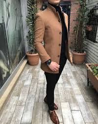 Elbise Panosundaki Pin