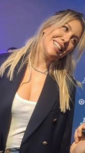 Wanda Es Filmada En La Nieve Con Sus Hijos