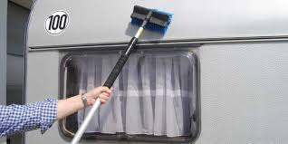 Mindesten Einmal Im Jahr Sollten Sie Ihr Wohnmobil Oder Wohnwagen Reinigen Sowohl Das Dach Als Auc Wohnwagen Wohnwagen Renovierung Wohnmobil