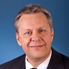 Great times presenting at the closing keynote of the American Bankers  Association Wealth & Trust Conference with “The Big Bang Theory” Executive  Producer Dave Goetsch.