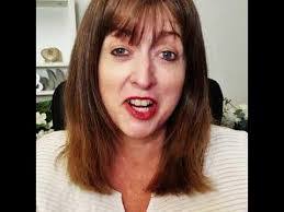 Sharon Munro's Instagram, Twitter & Facebook