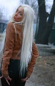 Pin By Rhianna Moon On Hair White Blonde Hair Long Platinum Blonde Bleach Blonde Hair