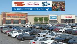 Tus concesionarios toyota de north lawrence, ny tienen una enorme selección de autos nuevos y vehículos usados certificados toyota para elegir. 3311 S Iowa St Lawrence Ks 66046 Loopnet Com