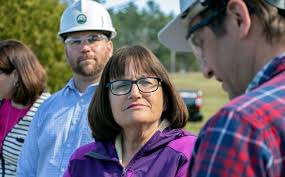 Shaheen hosts health roundtable