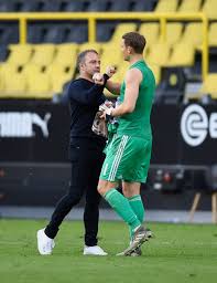 Born 27 march 1986) is a german professional footballer who plays as a goalkeeper and captains both bundesliga club bayern munich and the germany national team.he is regarded as one of the greatest goalkeepers in the history of the sport. Utdarena On Twitter Manuel Neuer W Kovac Vs Manuel Neuer W Flick 19 20 Kovac Xsv 70 21 Rsv 70 21 0 00 Flick Xsv 71 18 0 97 Rsv 78 43 8 22 He Has Been Facing Slightly Easier