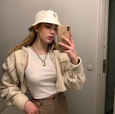 Iconic Fashion On Twitter Bucket Hat Outfits With Hats Aesthetic Clothes Retro Outfits Wear a hat can often add some extra style to your street outfit. pinterest