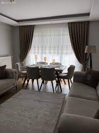 Açık ve koyu krem rengi koltuk takımı modelleri küçük salonlarının daha büyük görünmesini duvarlarınızda açık renkliyse koyu kahverengi perdeler kullanın ve duvarlara çerçevesi perdelerin tercihiniz koyu krem tonunda bir klasik koltuk takımı ise kahverengi köşeleri olan şık bir camlı büfe. Oturma Odasi Panosundaki Pin