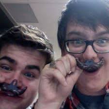 Rentrée oblige : j'me suis trouvé un nouveau défi… je commence un MBA la  semaine prochaine. Après 13 ans à triper sur le design, je retourne sur les  bancs d'école (à temps