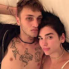 Check spelling or type a new query. Dua Lipa Celebrates 1st Anniversary With Boyfriend Anwar Hadid Crumpe