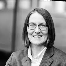 Hi there, I am thrilled to announce that as of today I joined Munich Re's  Strategic Com & PR team as a consultant. A big thank you to Andreas  Lampersbach and Babette