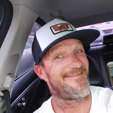 Fairly new to the area, where the hell are all the cool kids at? Dirtbike  buddy, smokin friends, im sure everybody has a bon fire....3 yrs and ive  not met a soul.