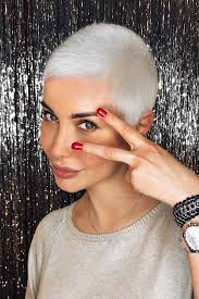 Embrace the buzz cut in all its glory by asking your stylist to trim your 'do with anything between a #1 and #2 clipper guard. 69 Amazing And Sassy Short Hairstyles For Fine Hair That Are Too Cute For Words Page 5 Of 16 Wigsos