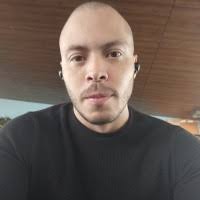 900+ "César M." profiles