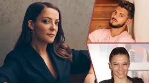 Les deux artistes y apparaissent en train de s'échanger un baiser langoureux. Camille Lellouche Accusee D Avoir Separer Denitsa Ikonomova Et Rayane Bensetti Elle Tire Les Choses Au Clair