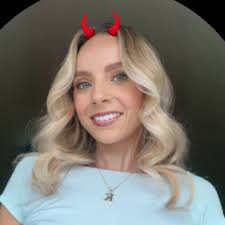 Chloe Pennington (@Penningtonchlo)