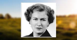 Peggy Newton's Instagram, Twitter & Facebook