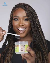 Boa tarde pilhas 🥰 . O melhor gel para o acabamento das suas tranças por  apenas #2mil . para revendedora também vendemos a caixa, tudo isso só aqui  na @applebeauty_angola Apple Beauty