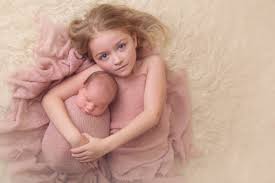 05 (4.69) week 1, fri. Newborn Photography Poses With Siblings Newborn Baby