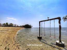 Dalam artian bahasa jawa timuran, atau dalam bahasa jawa di daerah lain, nama kutang ini memiliki makna yang. Apa Pantai Kutang Kok Namanya Nggak Banget Sih