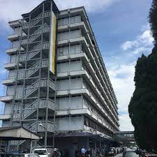 Mengurus permohonan pemberimilikan dan perizapan tanah untuk projek persekutuan. Fotos Em Pejabat Pengarah Tanah Galian Negeri Perak Ipoh Perak