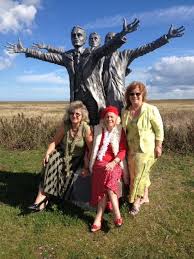 Grand daughter and great grand daughters of Horace Short