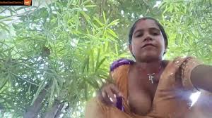 Aroused gujju bhabhi shows pussy and boobs in public park